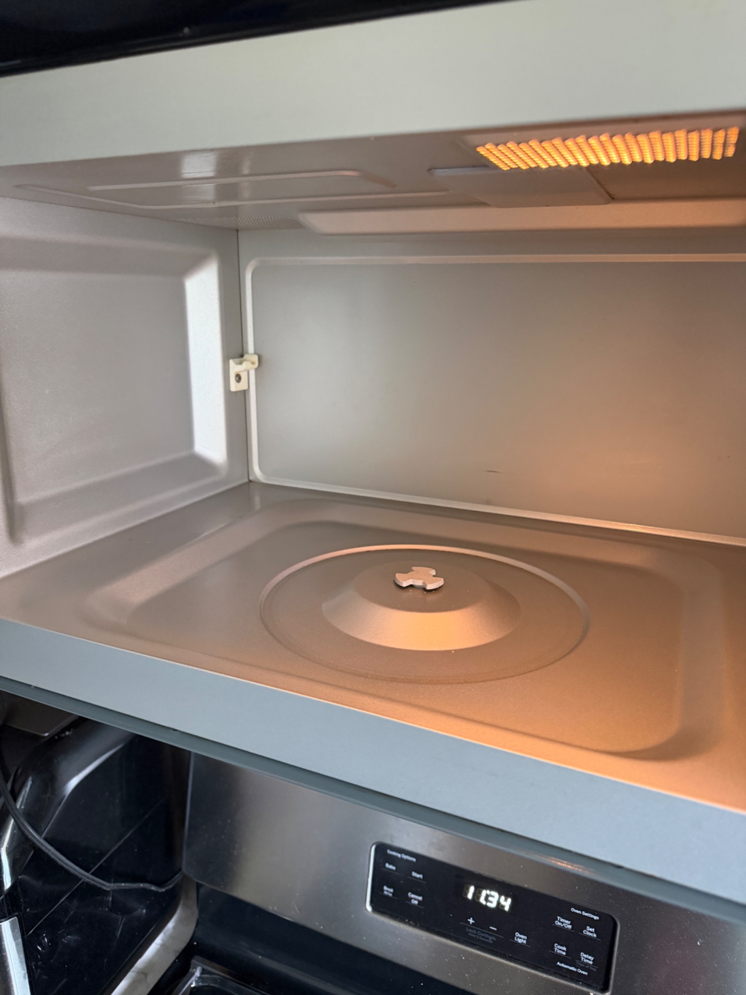 Clean microwave interior